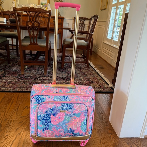 Lilly Pulitzer Carry On Luggage Suitcase Splendor in the Sand - Picture 6 of 17